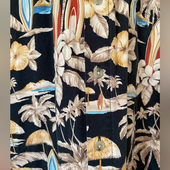 Button Down Beach Shirt ☀️ - Picture 4 of 5